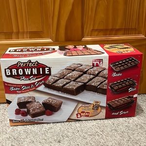 Perfect Brownie Pan Set